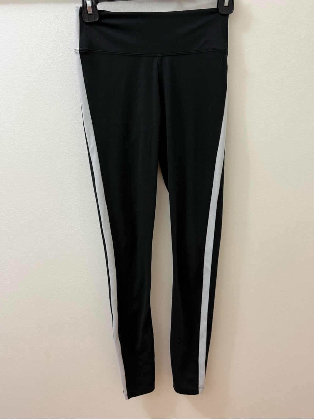 PINK victoria’s Secret
 Black Leggings with White Side Stripe - size XS